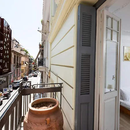 Apartment Beautiful Neo-classic In Exarchia *